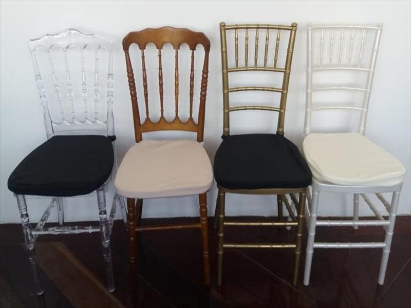 Locação de Cadeiras e Mesas para Eventos!