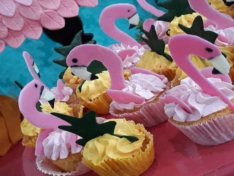 kit com pirulito, cupcake e mini bombom trufado personalizados!