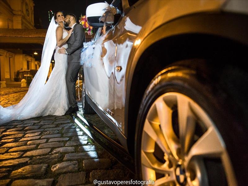 Que tal chegar na sua festa arransando de BMW branca? Nesta rodada com o Menor Preço Exclusivo Dinda Shop!