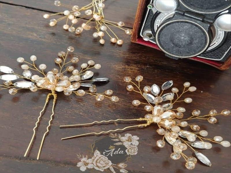 Acessórios, terços, coroas e brincos para noivas de debutantes! Peças artesanais, pedras preciosas e semi-preciosas e personalização!