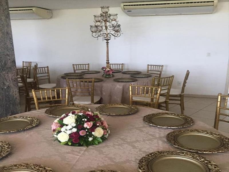 Locação de Toalhas novas, adamascadas, bem cuidadas e lindas para tornar seu evento ainda mais elegante!