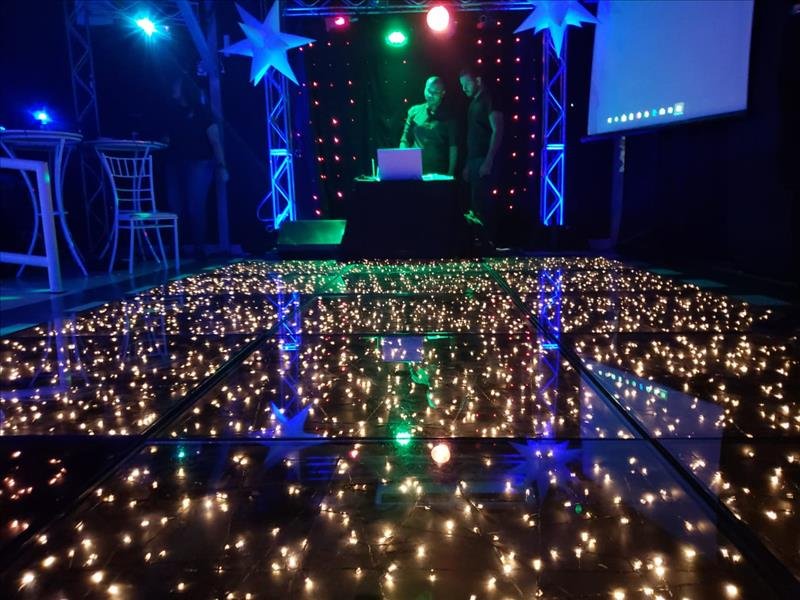 Som e iluminação de qualidade para todo tipo de festas e eventos!