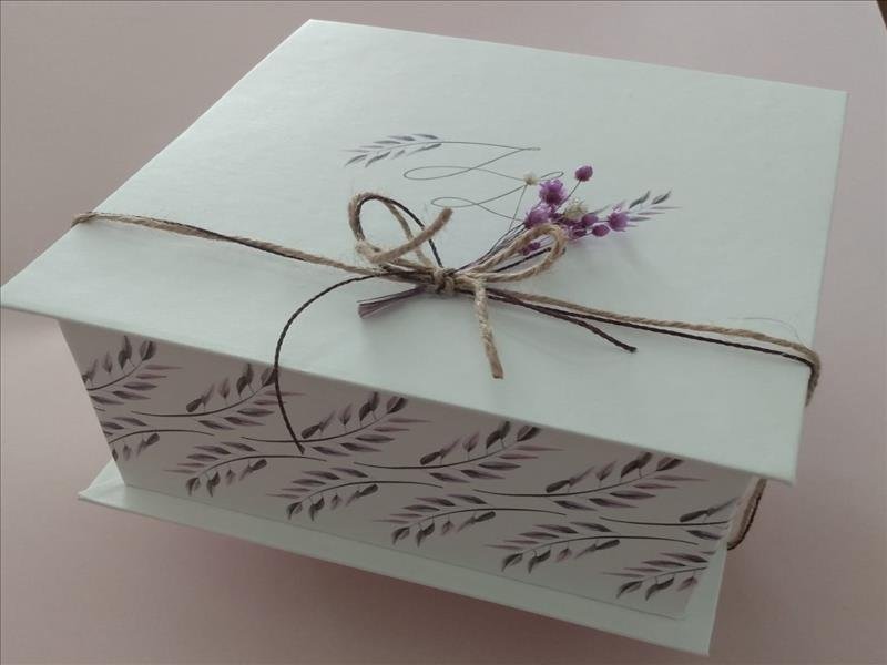 Caixas convite personalizadas para pais, madrinhas e padrinhos!