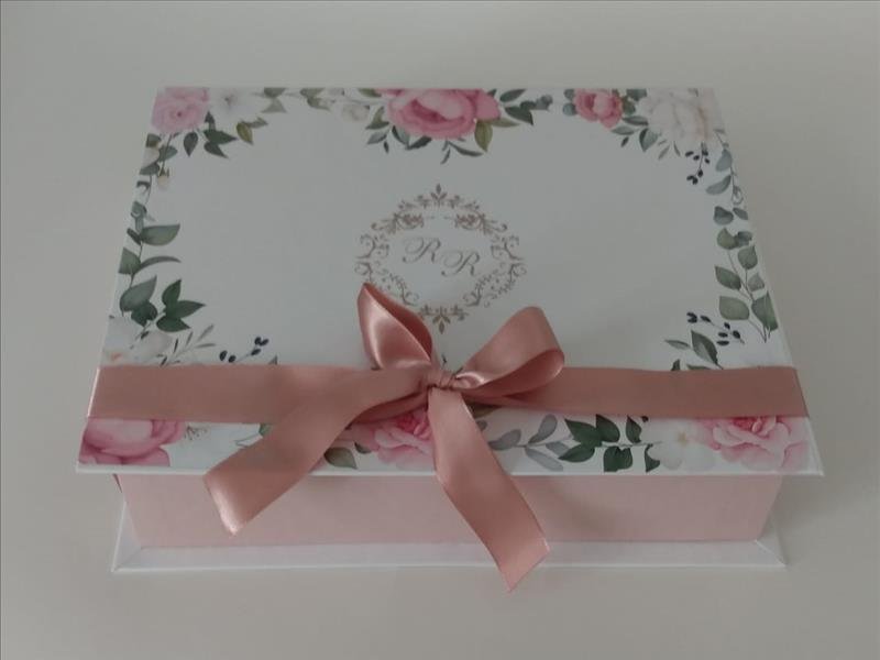 Caixas convite personalizadas para pais, madrinhas e padrinhos!