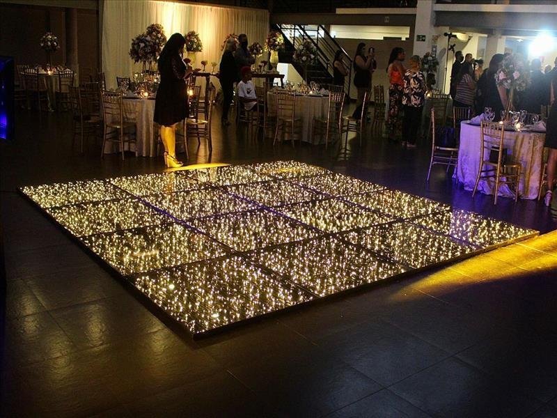 Som e iluminação completa para festas e eventos com o MENOR PREÇO EXCLUSIVO DINDA SHOP!