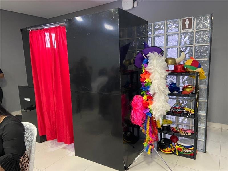 Cabine e totem de foto-lembrança de altíssima qualidade e o menor preço exclusivo Dinda Shop!