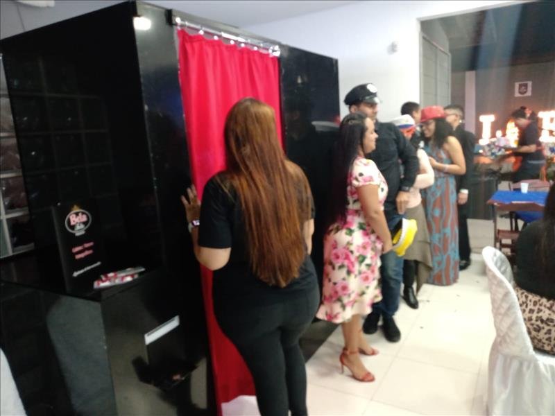 Cabine e totem de foto-lembrança de altíssima qualidade e o menor preço exclusivo Dinda Shop!