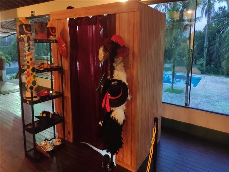 Cabine, totem e espelho de foto-lembrança e o menor preço exclusivo Dinda Shop!