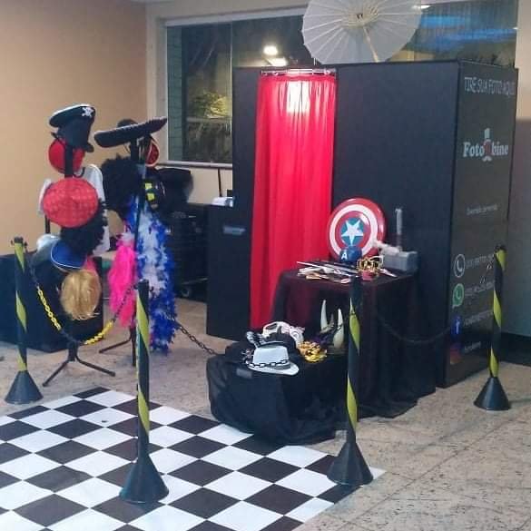 RODADA DE NEGÓCIOS: ESPELHO, CABINE E TOTEM DE FOTO-LEMBRANÇA