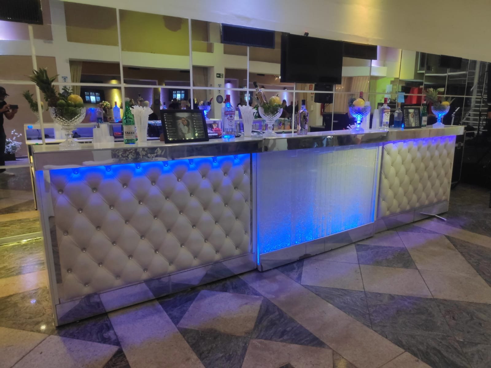 BARTENDER DRINKS COM E SEM ÁLCOOL