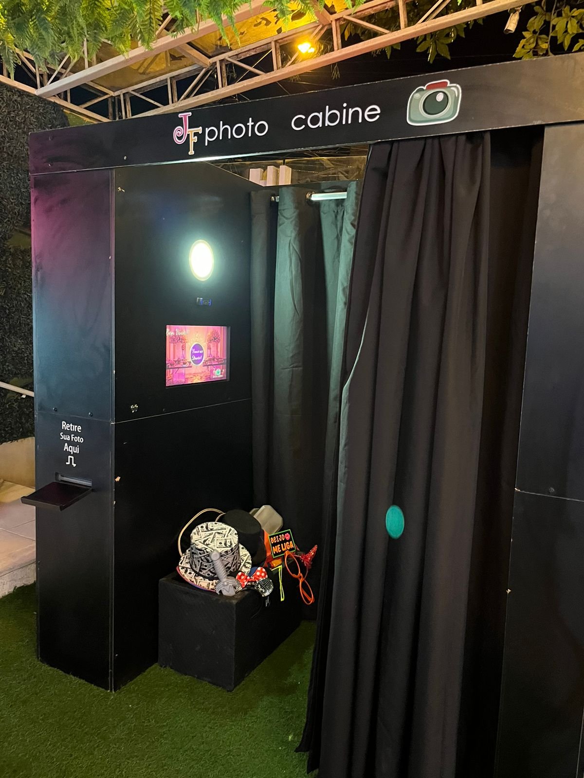 CABINE OU TOTEM DE FOTO-LEMBRANÇA